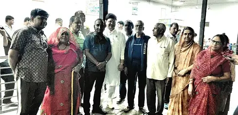 घुटना प्रत्यारोपण के लिए 50 मरीज अहमदाबाद रवाना