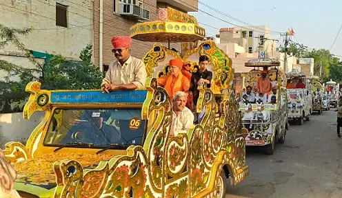प्राचीन श्री पंचमुखा हनुमान जी मंदिर में होगी कलश स्थापना,रविवार को निकली भव्य शोभायात्रा