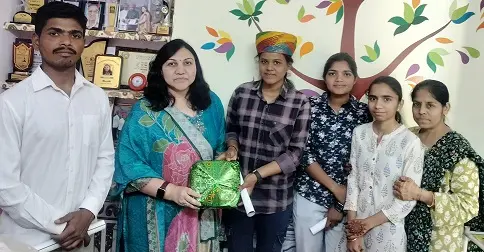 बावरी को बालिका गौरव सम्मान से किया सम्मानित