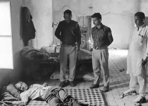 कमरे पर सो रहे युवक की सिर-फोड़कर हत्या