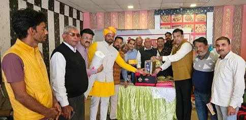 बीकानेर व्यापार उद्योग मंडल द्वारा वधु पक्ष के 108 परिवारों को सामूहिक भेंट