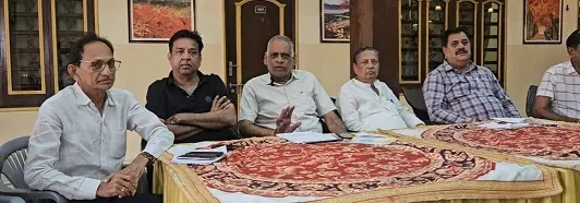 शह और मात का खेल,राजनीतिक धड़ों में बंटे व्यापारिक संगठन