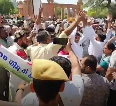 पूर्व मंत्री के खिलाफ खुलकर विरोध में आएं डूडी समर्थक,निकाली रैली