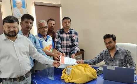 भवन निर्माण श्रमिकों की समस्याओं को लेकर सौंपा ज्ञापन