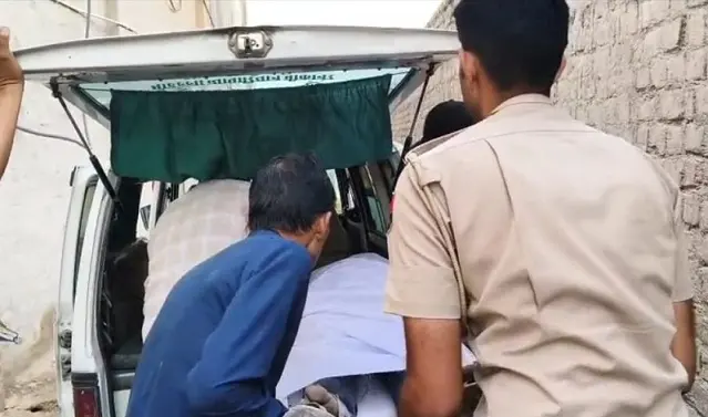 फैक्ट्री में युवक ने लगाया फांसी का फंदा