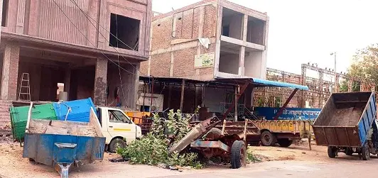 मुरलीधर व्यास कॉलोनी में भूमाफियाओं का कब्जा,सड़कों पर अतिक्रमण