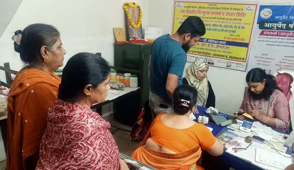 चिकित्सा  शिविर मे 80 लोगों की  बीएमडी की जांच 