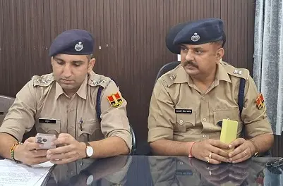 मादक पदार्थों के अवैध सप्लायर इन फरार आरोपियों को पुलिस ने पकड़ा