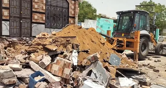 तस्कर के मकान पर चला पीला पंजा