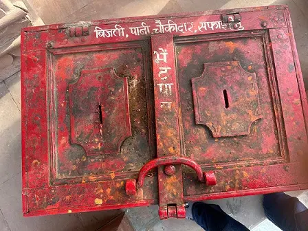 चोरों ने मंदिर को भी नहीं बक्शा,दानपत्र से ले उड़े रूपये