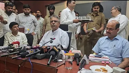 प्रसूताएं नाचती आई थी या पैदल चलकर,बताएं प्रिंसिपल साहब,बोले चिकित्सा मंत्री