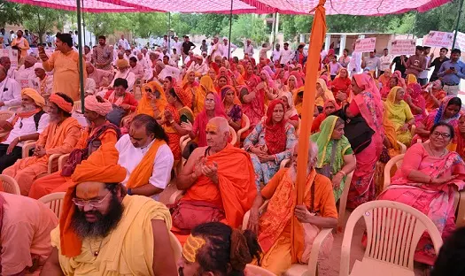 कलक्टर को सौंपे 11 लाख संकल्प पत्र, गौमाता की रक्षा के लिए सरकार को जगाने का प्रयास 