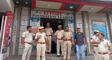 बच्चों की जान जोखिम में डालकर यह निजी स्कूल करवा रहा था अध्ययन,सीज