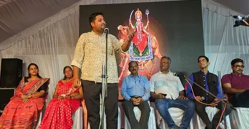 काव्य रचनाओं ने सभी को गुदगुदाया