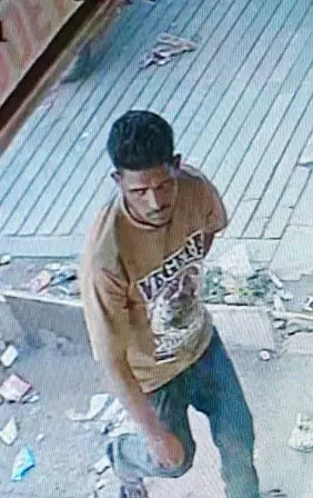 जस्सूसर गेट बाहर दिनदहाड़े मेडिकल स्टोर के गल्ले से रुपए पार